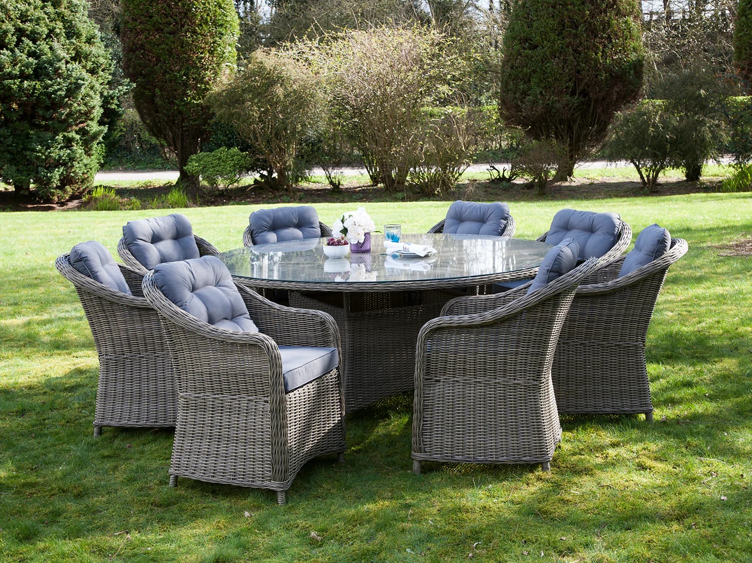 Die besten Materialien für wetterfeste Gartenmöbel-Sets (Kaufberatung)
