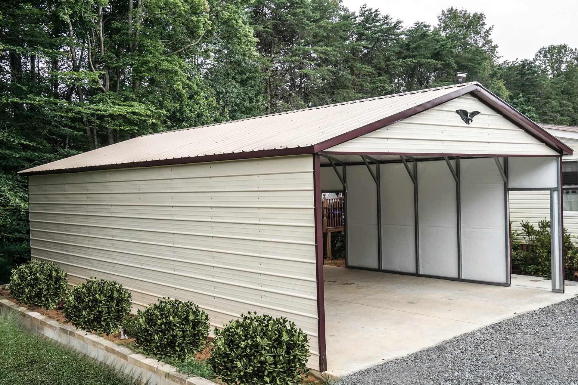 Carport Metall: Praktische Lösung für jedes Grundstück