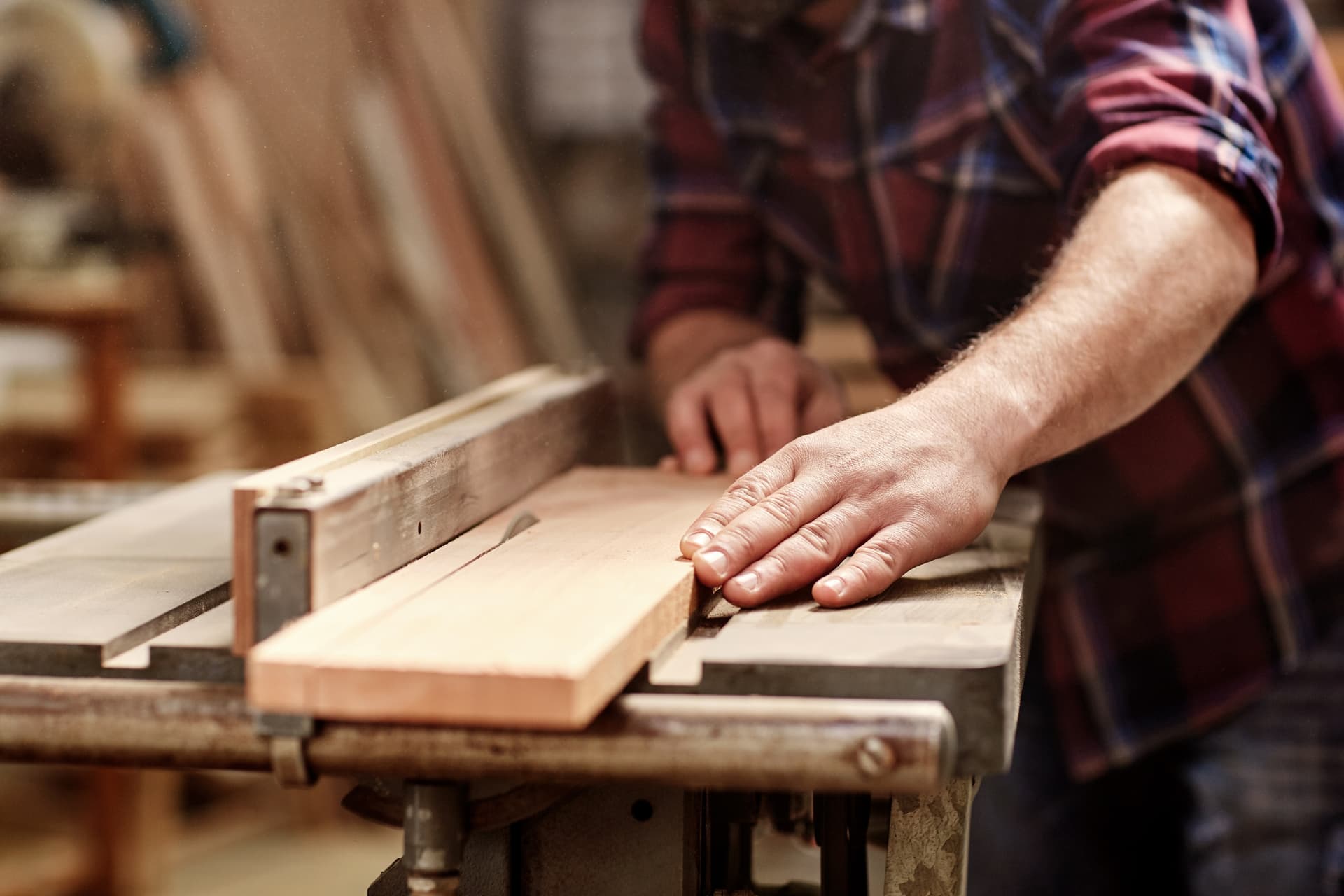 Tischler in Harzgerode: Traditionelles Handwerk trifft moderne Technik