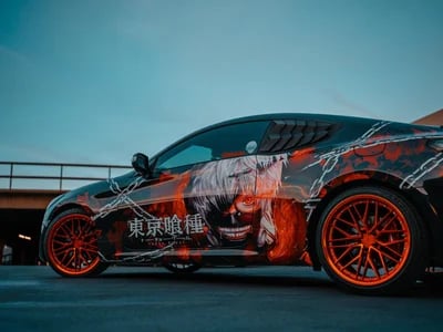 Erregen Sie Aufsehen mit anime in car – Ihre individuelle Anime-Autofolierung wartet!
