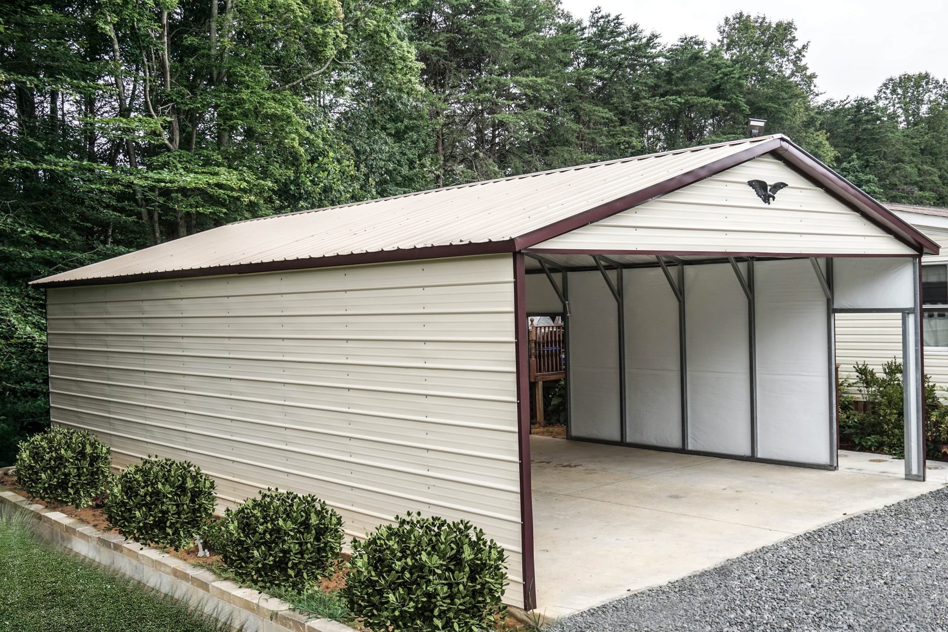 Carport Metall: Praktische Lösung für jedes Grundstück