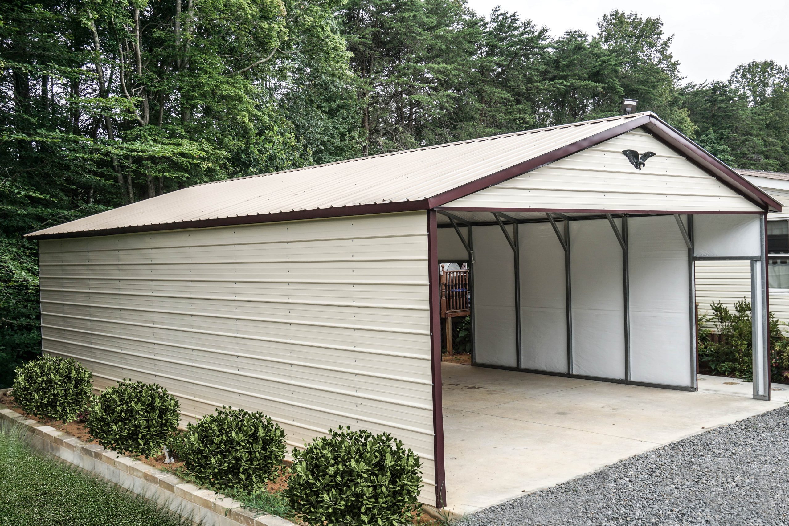 Carport Metall: Praktische Lösung für jedes Grundstück