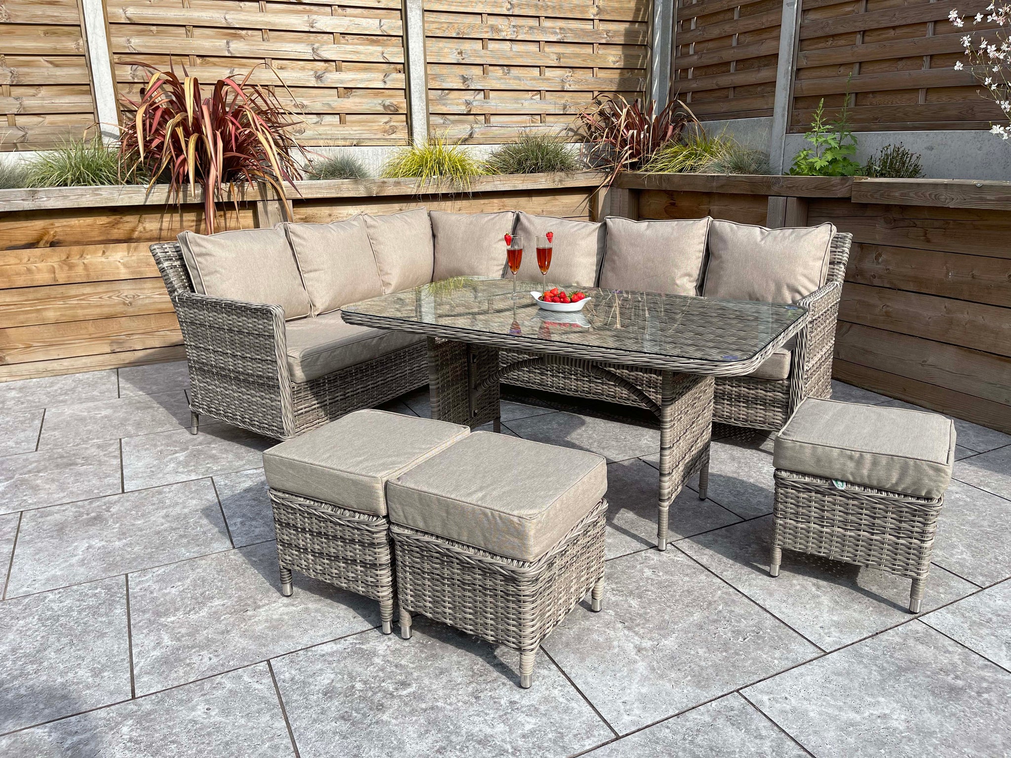 Stylische Outdoor-Möbel: Inspirationen für eine gemütliche Gartenecke